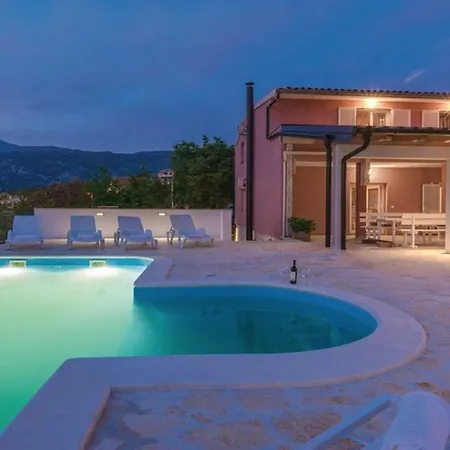 Sunset With Pool Villa